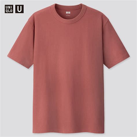 uniqlo t shirt.